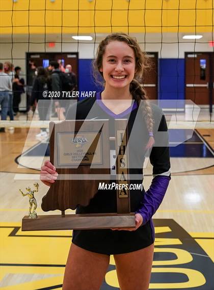 Thumbnail 1 in Brownsburg vs. Avon (IHSAA 4A Sectional Championship) photogallery.