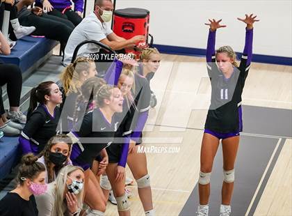 Thumbnail 1 in Brownsburg vs. Avon (IHSAA 4A Sectional Championship) photogallery.
