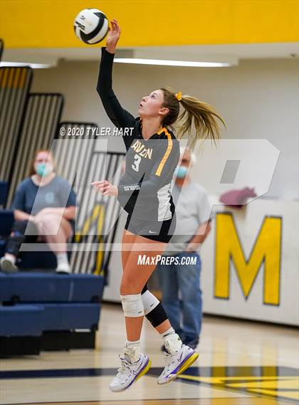 Thumbnail 1 in Brownsburg vs. Avon (IHSAA 4A Sectional Championship) photogallery.