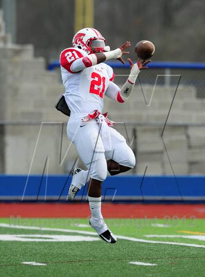 Thumbnail 2 in Norwich Free Academy vs. Staples (CIAC Class LL Semifinal) photogallery.