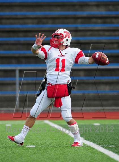 Thumbnail 3 in Norwich Free Academy vs. Staples (CIAC Class LL Semifinal) photogallery.