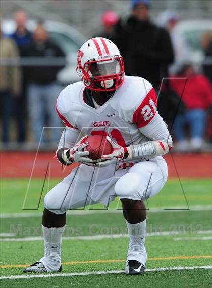Thumbnail 2 in Norwich Free Academy vs. Staples (CIAC Class LL Semifinal) photogallery.