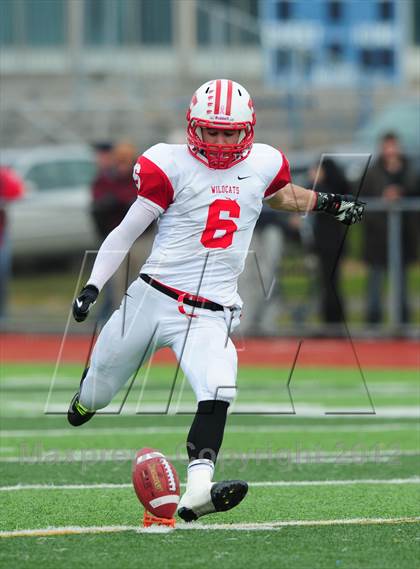 Thumbnail 1 in Norwich Free Academy vs. Staples (CIAC Class LL Semifinal) photogallery.