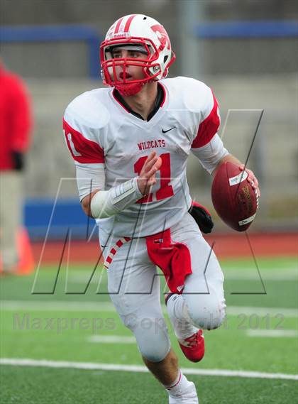 Thumbnail 1 in Norwich Free Academy vs. Staples (CIAC Class LL Semifinal) photogallery.