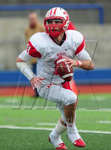Thumbnail 3 in Norwich Free Academy vs. Staples (CIAC Class LL Semifinal) photogallery.