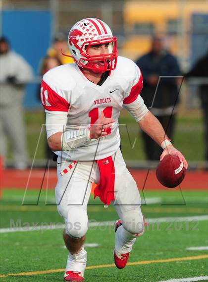 Thumbnail 2 in Norwich Free Academy vs. Staples (CIAC Class LL Semifinal) photogallery.