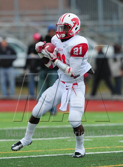 Thumbnail 1 in Norwich Free Academy vs. Staples (CIAC Class LL Semifinal) photogallery.