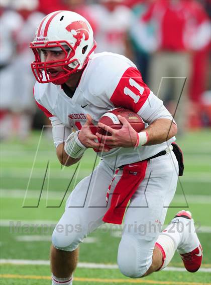 Thumbnail 2 in Norwich Free Academy vs. Staples (CIAC Class LL Semifinal) photogallery.