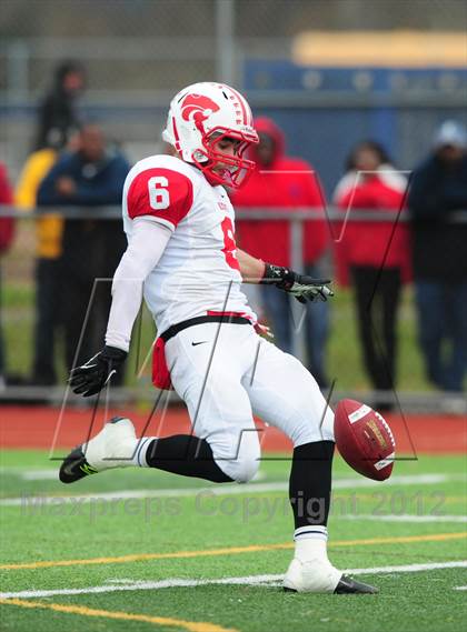 Thumbnail 2 in Norwich Free Academy vs. Staples (CIAC Class LL Semifinal) photogallery.
