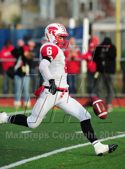 Thumbnail 1 in Norwich Free Academy vs. Staples (CIAC Class LL Semifinal) photogallery.