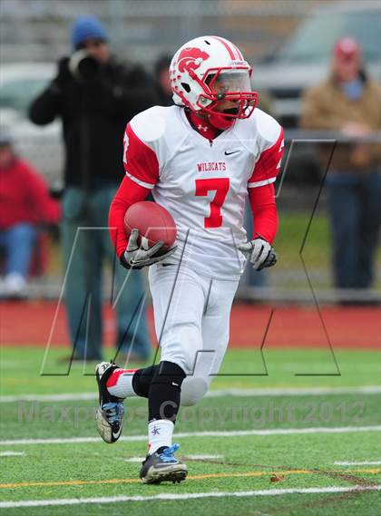 Thumbnail 2 in Norwich Free Academy vs. Staples (CIAC Class LL Semifinal) photogallery.