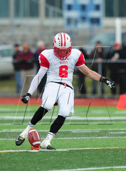 Thumbnail 2 in Norwich Free Academy vs. Staples (CIAC Class LL Semifinal) photogallery.