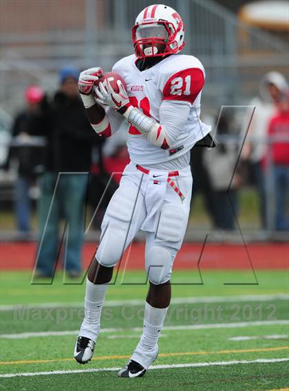 Thumbnail 3 in Norwich Free Academy vs. Staples (CIAC Class LL Semifinal) photogallery.