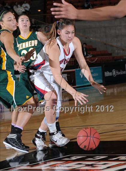 Thumbnail 2 in Pleasant Grove vs. Kennedy (CIF SJS D1 Playoffs) photogallery.