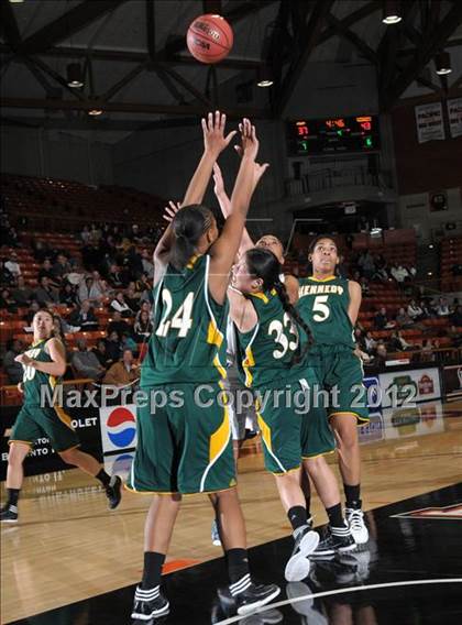 Thumbnail 3 in Pleasant Grove vs. Kennedy (CIF SJS D1 Playoffs) photogallery.