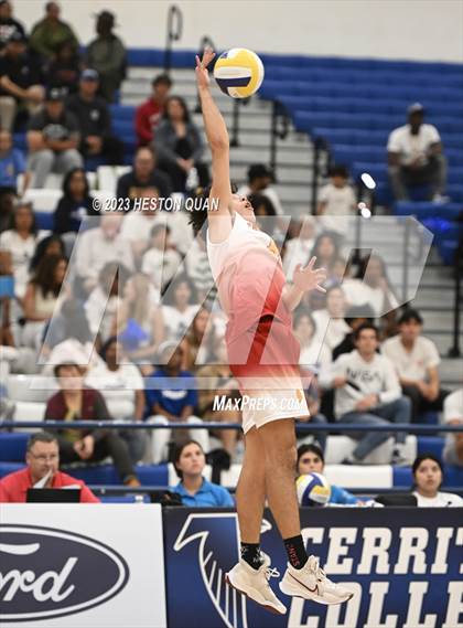 Thumbnail 2 in Wiseburn- Da Vinci vs. Paraclete (CIF-SS D5 Final) photogallery.
