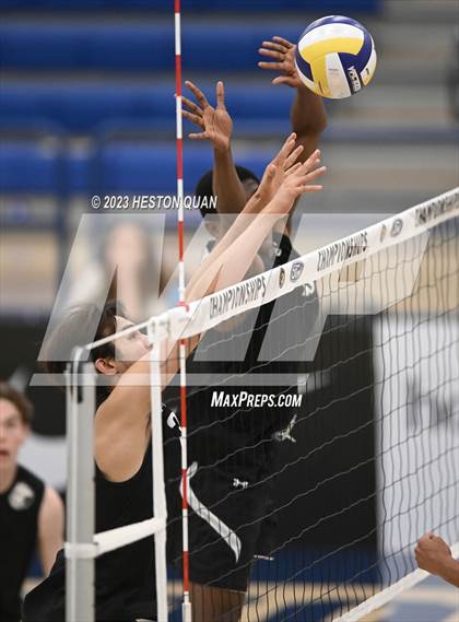 Thumbnail 2 in Wiseburn- Da Vinci vs. Paraclete (CIF-SS D5 Final) photogallery.