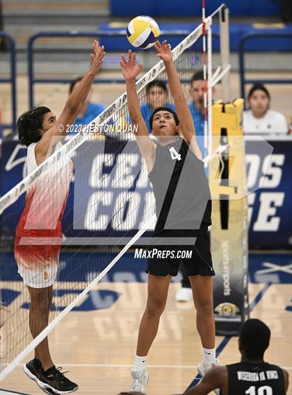 Thumbnail 2 in Wiseburn- Da Vinci vs. Paraclete (CIF-SS D5 Final) photogallery.