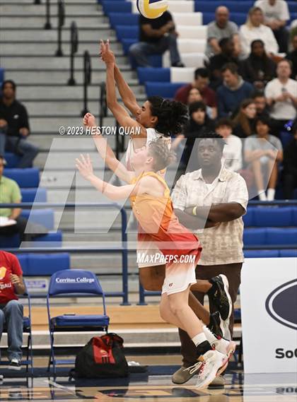 Thumbnail 3 in Wiseburn- Da Vinci vs. Paraclete (CIF-SS D5 Final) photogallery.