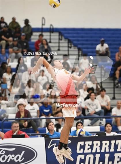 Thumbnail 3 in Wiseburn- Da Vinci vs. Paraclete (CIF-SS D5 Final) photogallery.