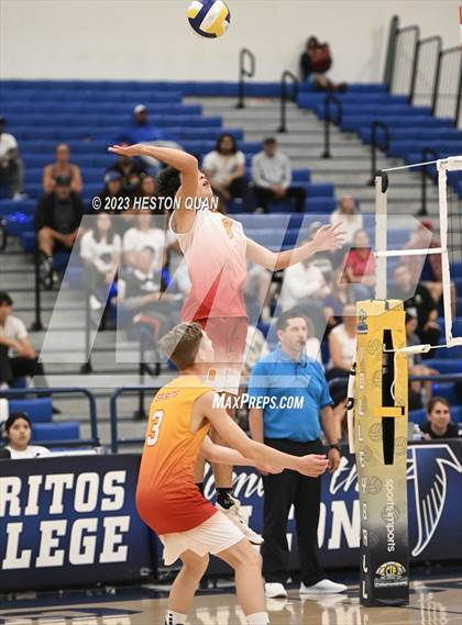 Thumbnail 3 in Wiseburn- Da Vinci vs. Paraclete (CIF-SS D5 Final) photogallery.