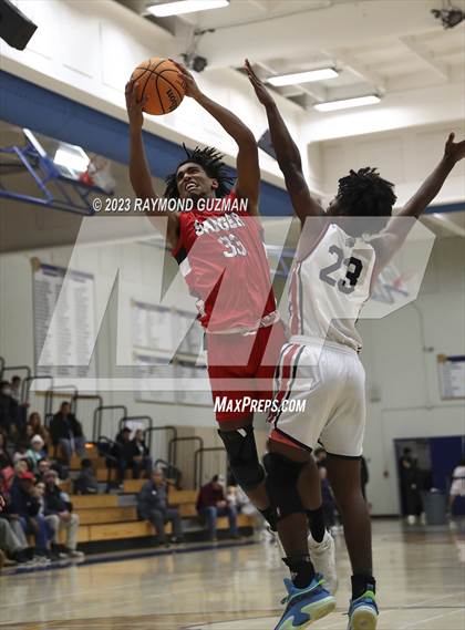 Thumbnail 2 in Sanger vs. Pleasant Grove photogallery.