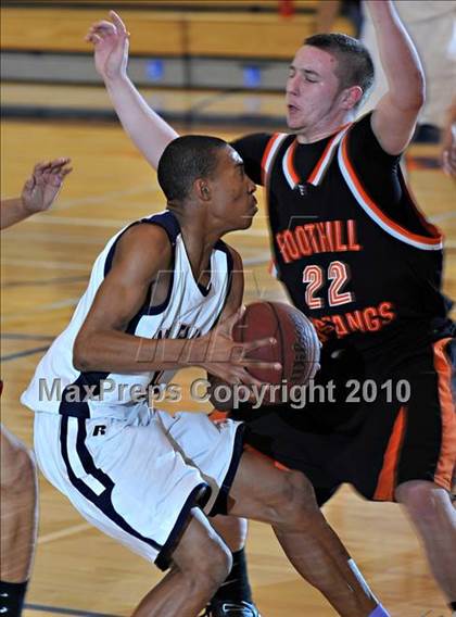 Thumbnail 3 in Foothill vs. Cosumnes Oaks photogallery.