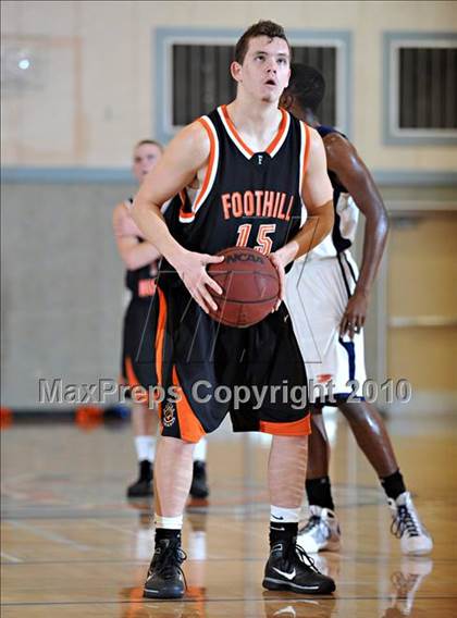 Thumbnail 1 in Foothill vs. Cosumnes Oaks photogallery.