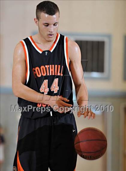 Thumbnail 1 in Foothill vs. Cosumnes Oaks photogallery.