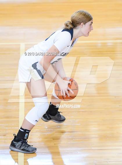 Thumbnail 1 in Casteel vs. Highland (NIKE Tournament of Champions) photogallery.