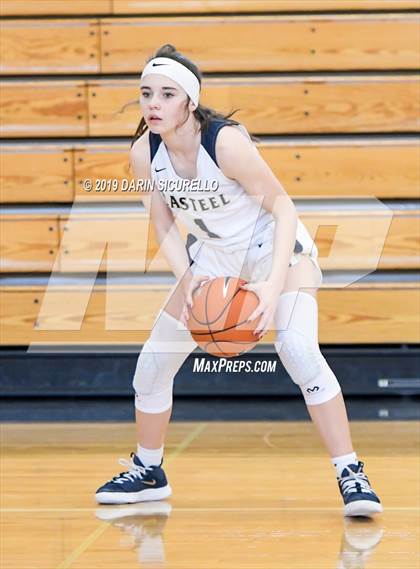 Thumbnail 3 in Casteel vs. Highland (NIKE Tournament of Champions) photogallery.