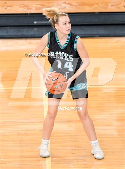 Thumbnail 3 in Casteel vs. Highland (NIKE Tournament of Champions) photogallery.