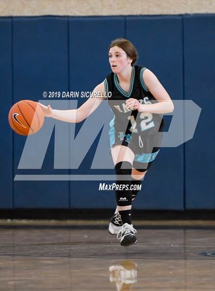 Thumbnail 1 in Casteel vs. Highland (NIKE Tournament of Champions) photogallery.