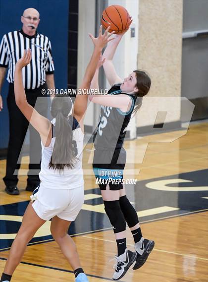 Thumbnail 1 in Casteel vs. Highland (NIKE Tournament of Champions) photogallery.
