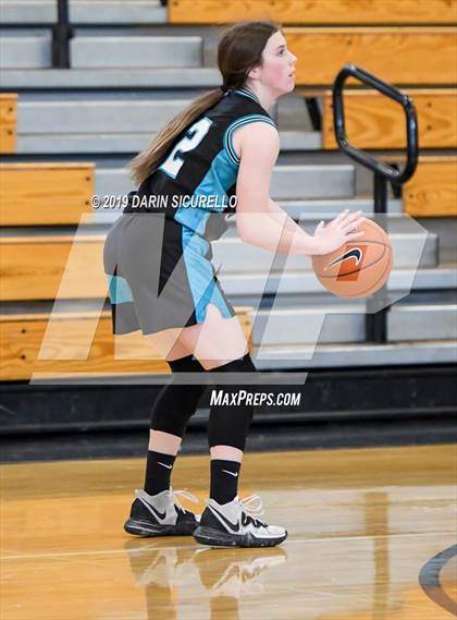 Thumbnail 2 in Casteel vs. Highland (NIKE Tournament of Champions) photogallery.