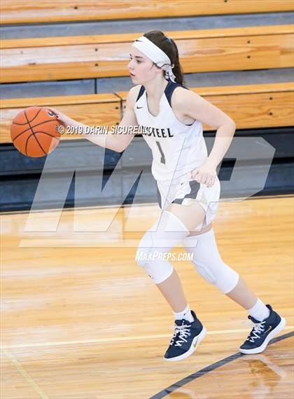 Thumbnail 1 in Casteel vs. Highland (NIKE Tournament of Champions) photogallery.