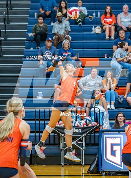 Thumbnail 1 in Hays @ Glenn photogallery.