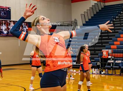 Thumbnail 1 in Hays @ Glenn photogallery.