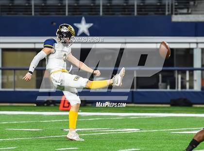 Thumbnail 3 in Stephenville vs. Kennedale (UIL 4A Division 1 Semifinal) photogallery.
