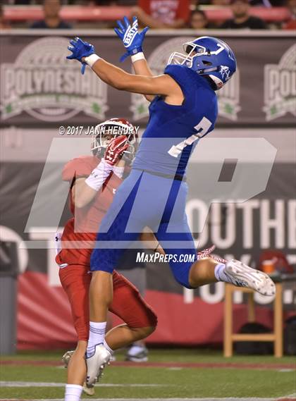 Thumbnail 1 in Kakuku vs. Bingham (Polynesian Football Classic) photogallery.