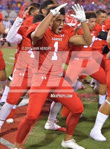 Thumbnail 3 in Kakuku vs. Bingham (Polynesian Football Classic) photogallery.