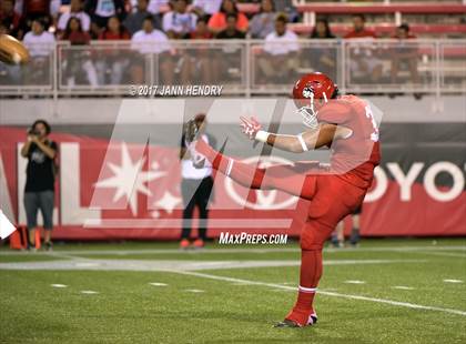 Thumbnail 3 in Kakuku vs. Bingham (Polynesian Football Classic) photogallery.