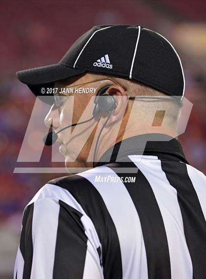 Thumbnail 2 in Kakuku vs. Bingham (Polynesian Football Classic) photogallery.