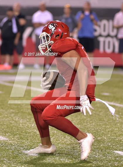 Thumbnail 1 in Kakuku vs. Bingham (Polynesian Football Classic) photogallery.