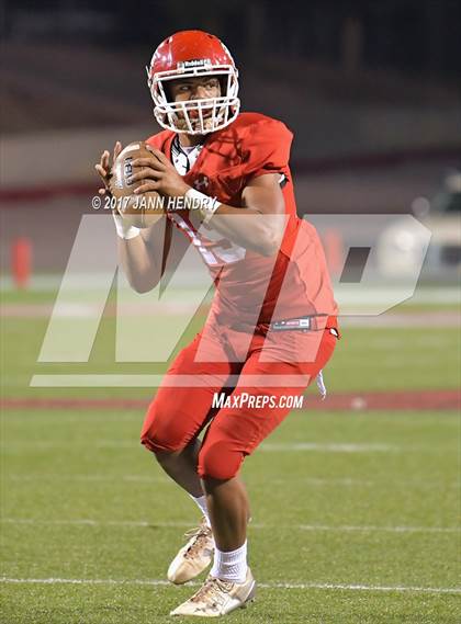 Thumbnail 3 in Kakuku vs. Bingham (Polynesian Football Classic) photogallery.