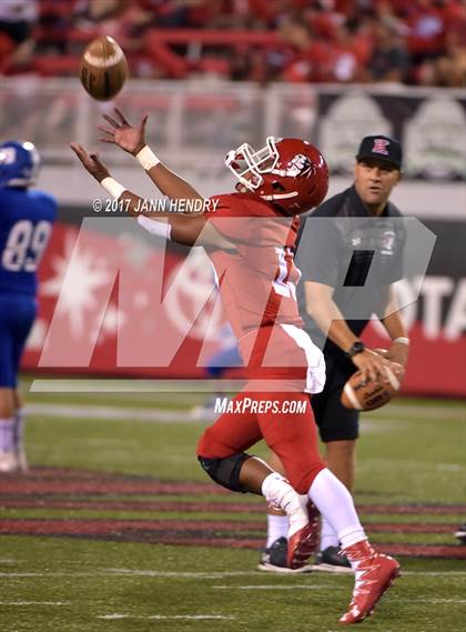 Thumbnail 1 in Kakuku vs. Bingham (Polynesian Football Classic) photogallery.