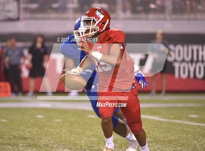 Thumbnail 1 in Kakuku vs. Bingham (Polynesian Football Classic) photogallery.