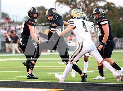 Thumbnail 2 in Grand Saline vs Palmer photogallery.