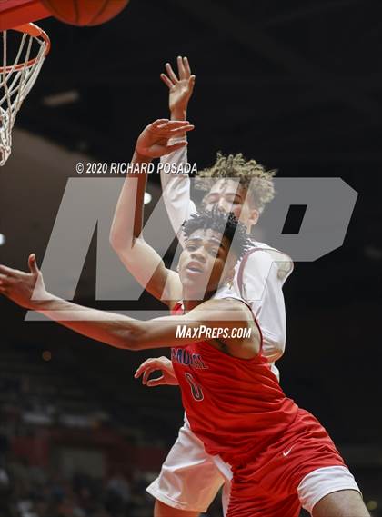 Thumbnail 2 in Clovis West vs. San Joaquin Memorial (CIF Open Division Central Section Finals) photogallery.