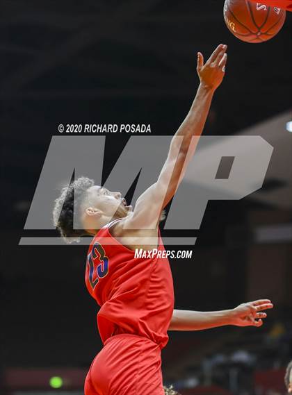 Thumbnail 3 in Clovis West vs. San Joaquin Memorial (CIF Open Division Central Section Finals) photogallery.